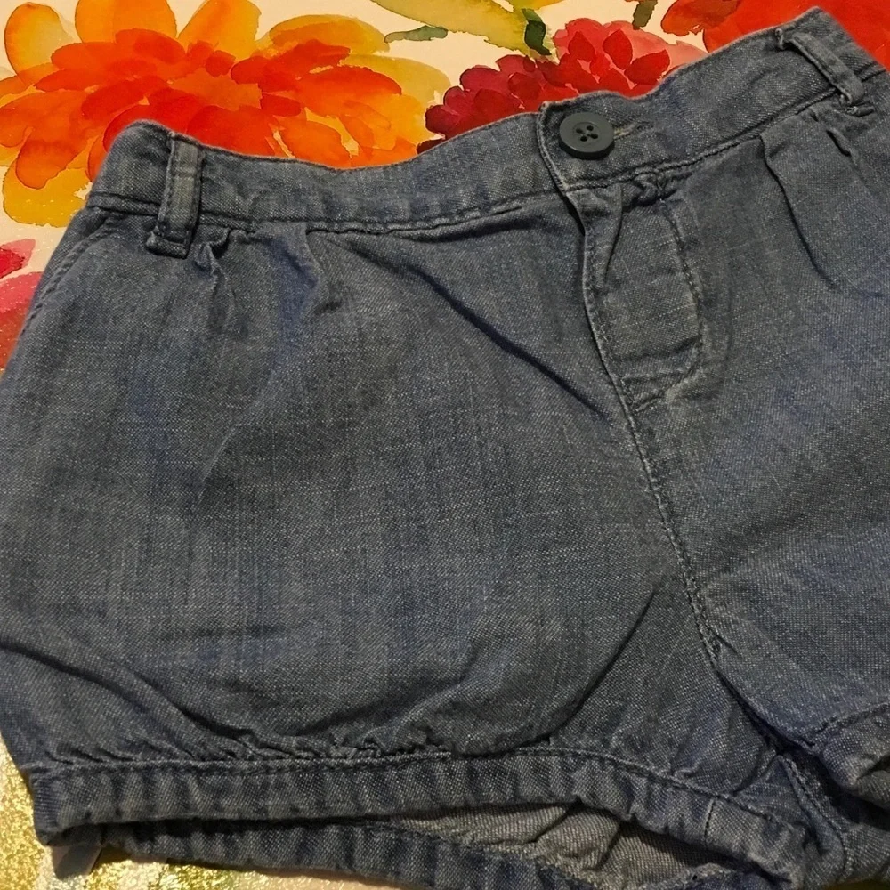 Baby gap gorgeous floral top& blue shorts set girls size 5 GUC..